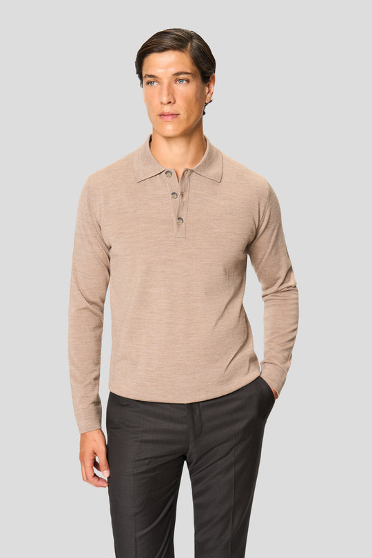 Sandfarbenes Merino-Langarm-Poloshirt mit Knöpfen