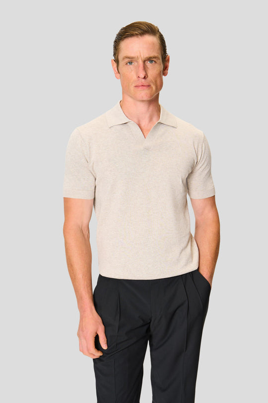 Kurzärmeliges sandfarbenes Poloshirt