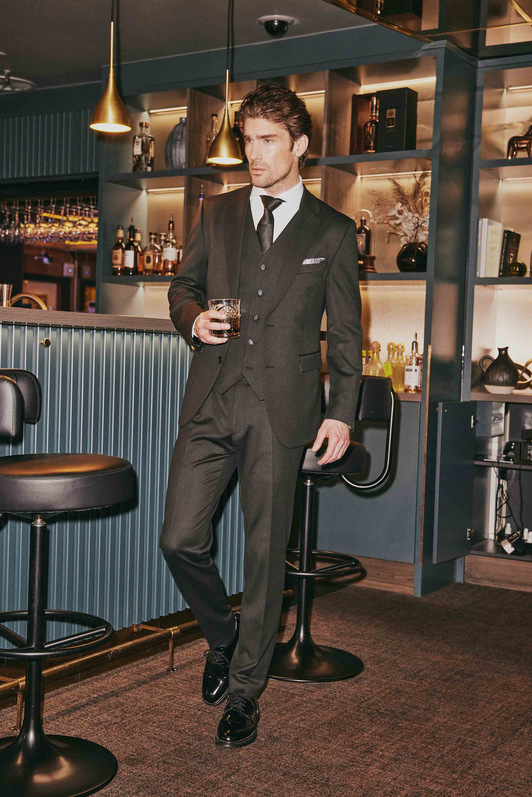 Exclusive Elegance SUIT CLUB