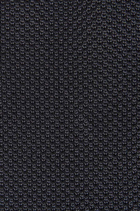 Gestrickte schwarze Krawatte